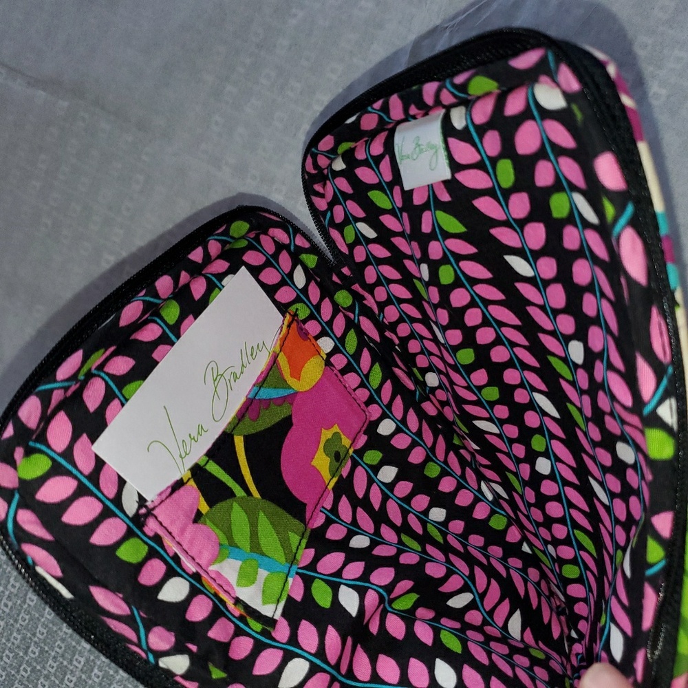 Vera Bradley e-reader cover, new - Picture 4 of 4